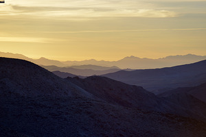 Sunrise in the mountains - Dantes View