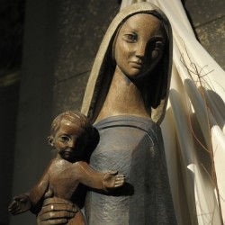 Wood carving of the virgin Eglise Saint Pothin